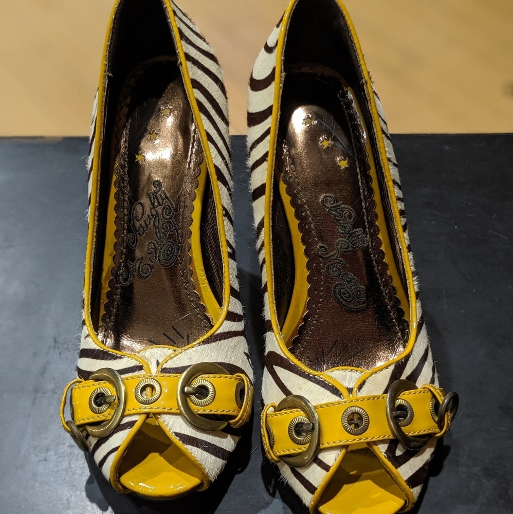 Naughty Monkey Yellow and Brown Heels